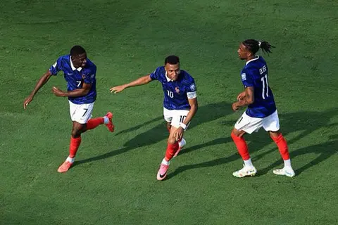 التشكيل الرسمي.. فرنسا بالقوة الضاربة تتحدى باراجواي في كأس العالم 2026
